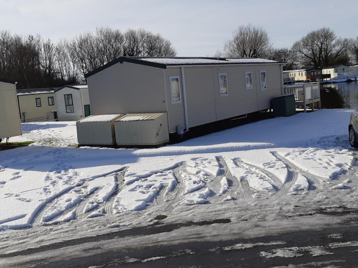 Caravan In The Cotswolds Villa Cirencester Exterior photo