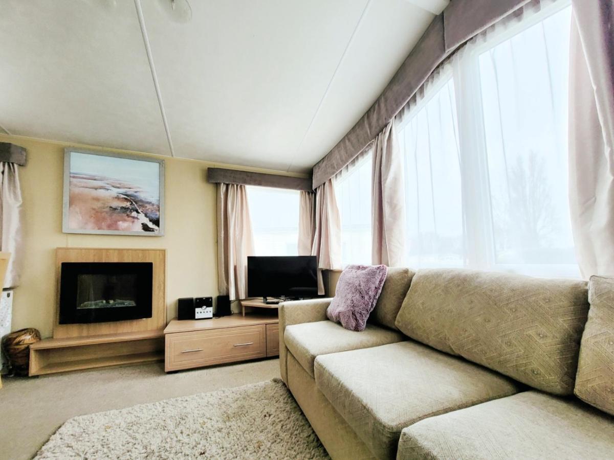 Caravan In The Cotswolds Villa Cirencester Exterior photo