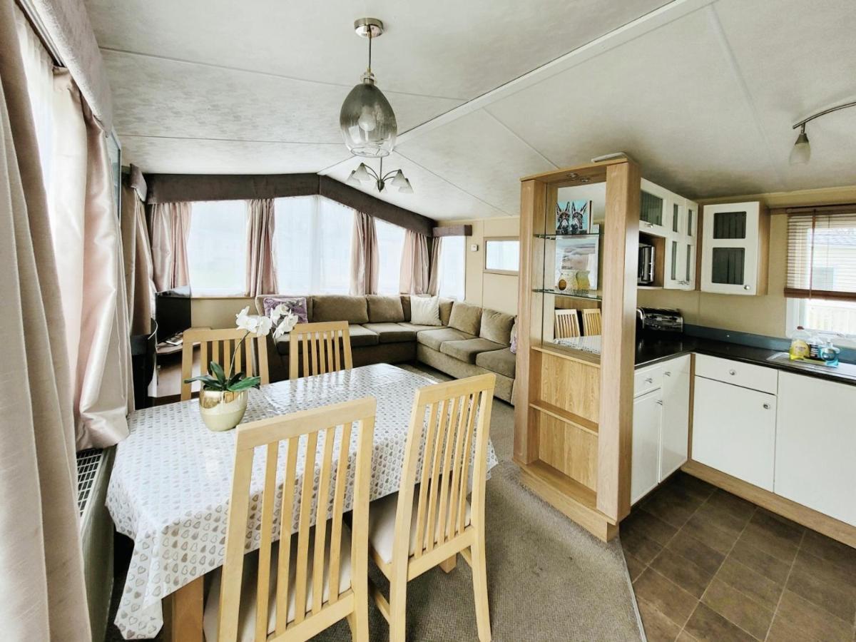 Caravan In The Cotswolds Villa Cirencester Exterior photo