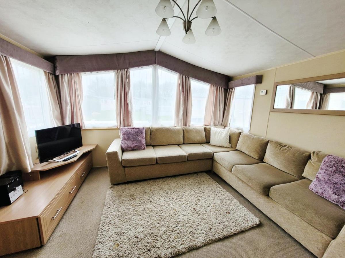 Caravan In The Cotswolds Villa Cirencester Exterior photo