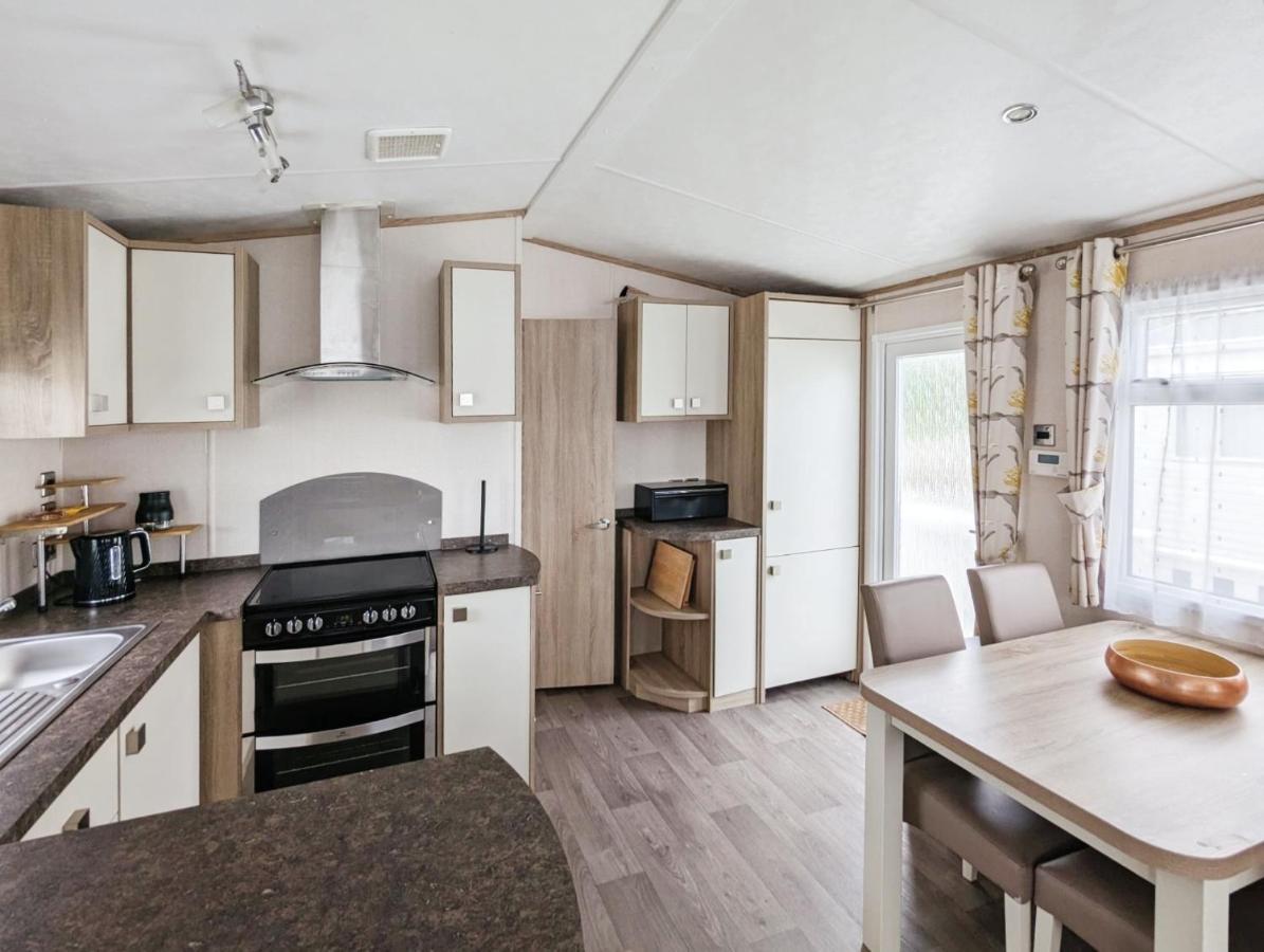 Caravan In The Cotswolds Villa Cirencester Exterior photo